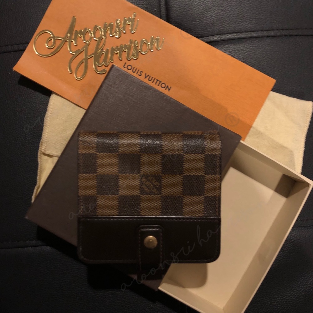 Louis Vuitton compact wallet in damier ebene❤️